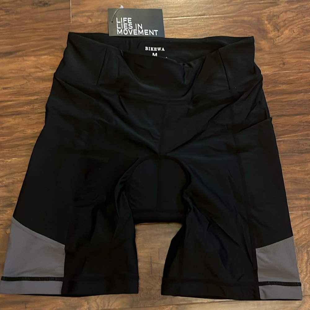 Men’s padded bike shorts